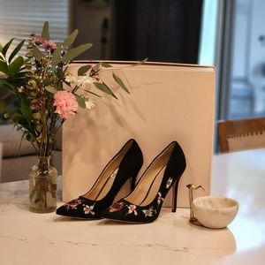 Bebe black velvet floral embroidery and crystal embellished heels. Size 7 1/2